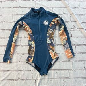 Rip Curl Women's G-Bomb Long Sleeve Front Zip Springsuit. 
Wetsuit
